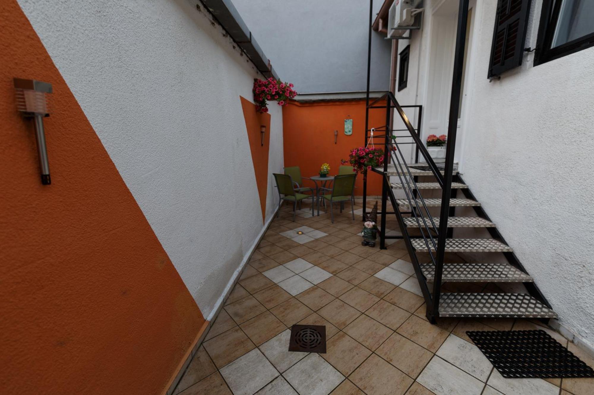 Apartman Royal Slavonski Brod Exterior photo